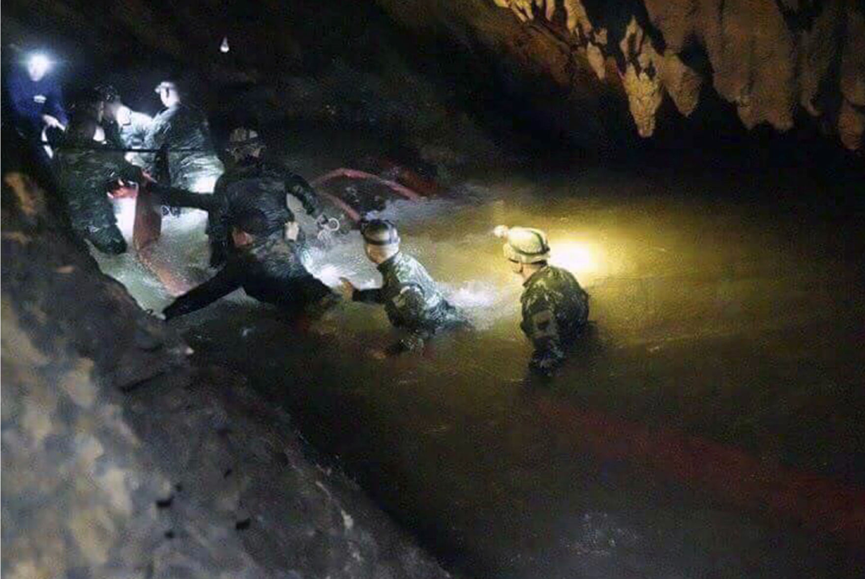 Thailand Cave Search Darkness